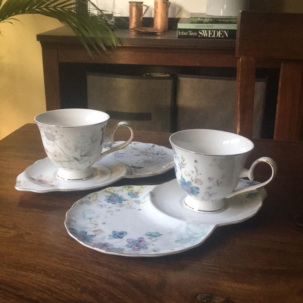 Grace’s Teaware (Set of 4) 2 teacups + 2 snack plates botanical garden floral
